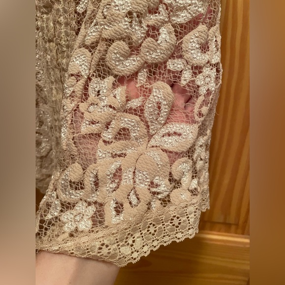 Ann Ferriday Y2K gold lace top. Semi-sheer, feminine, delicate…beautiful! - Picture 11 of 11